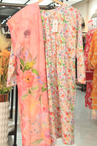 Digital Printed Khaddar 3 Pcs Suit