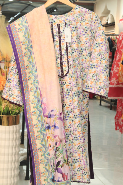 Digital Printed Khaddar 3 Pcs Suit